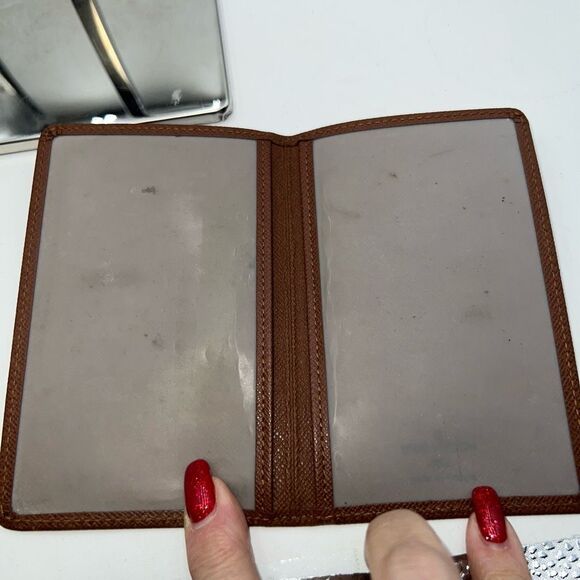 Louis Vuitton Porte 2 Cartes Vertical Brown Taiga Leather Card Case Holder - Picture 4 of 8